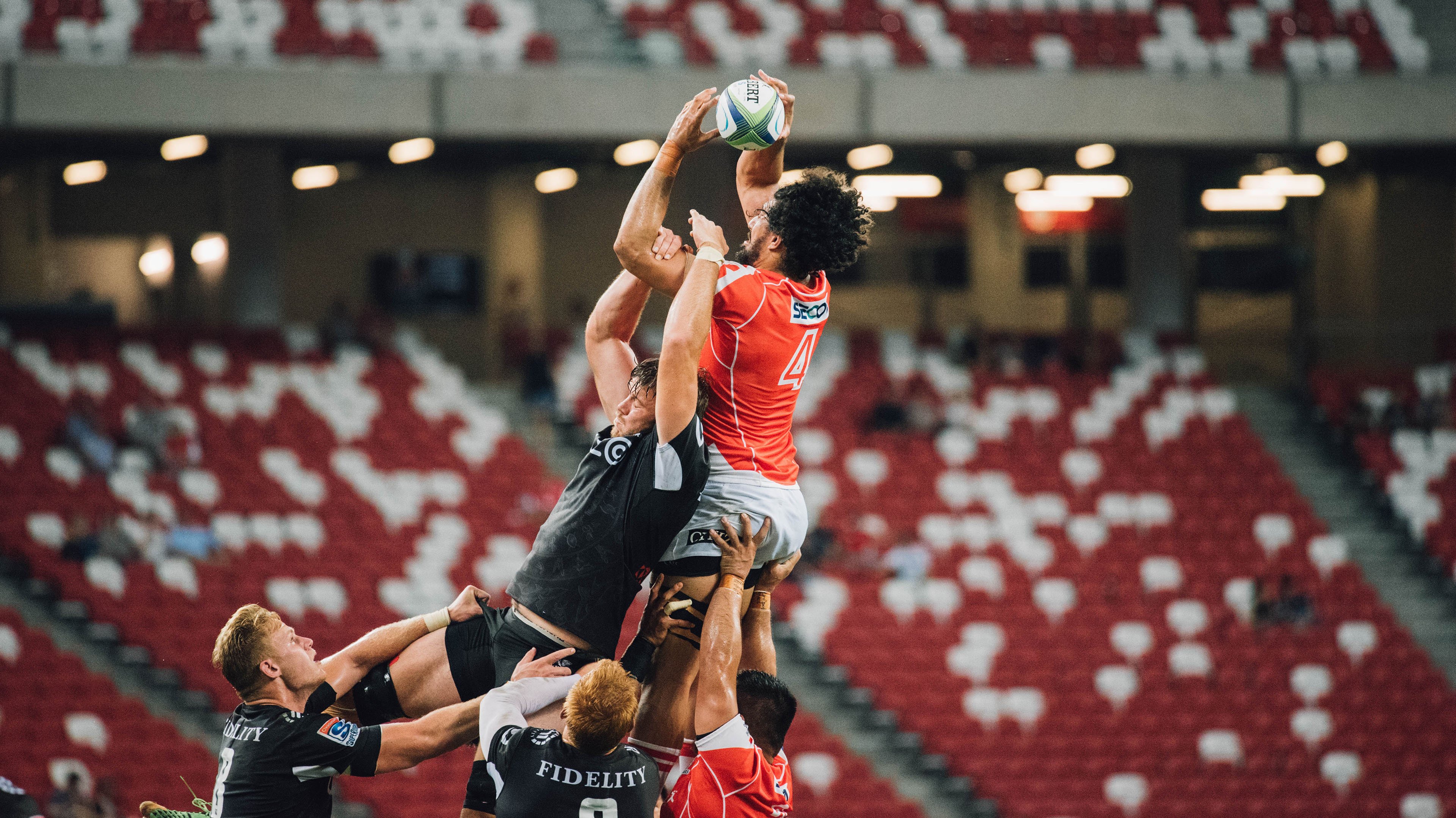 全锦赛最新形势：北京首钢高居榜首，休斯顿火箭强势追赶，冠军归属成迷